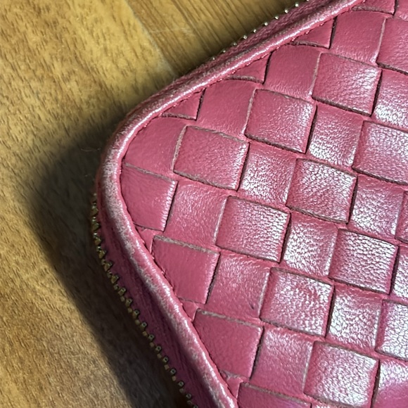 Authentic Bottega Veneta Intrecciato Leather Zip Around Wallet - Picture 13 of 16